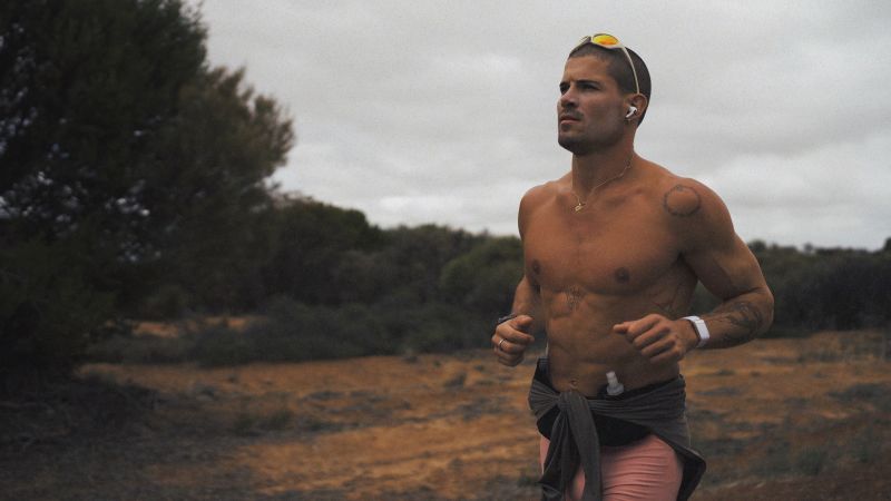 Australian Ultrarun: Will Goodge Conquers 2,387 Miles Despite Hallucinations