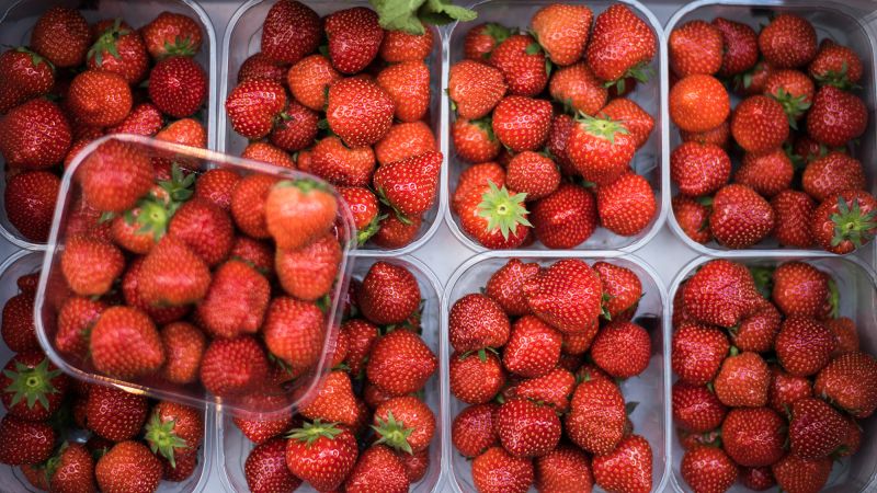 2024 Dirty Dozen Produce List: High Pesticide Residues In Spinach, Strawberries, And More 2024 Dirty Dozen Produce List: High Pesticide Residues In Spinach, Strawberries, And More