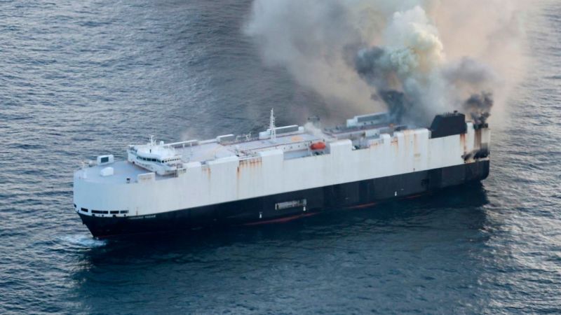 22 Crew Members Rescued After Massive North Pacific Car Carrier Fire 22 Crew Members Rescued After Massive North Pacific Car Carrier Fire