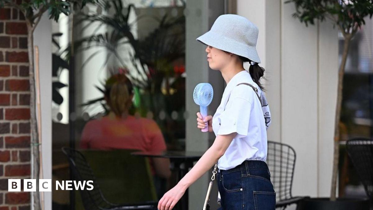 33C Heatwave Peak Sweeps Across The UK