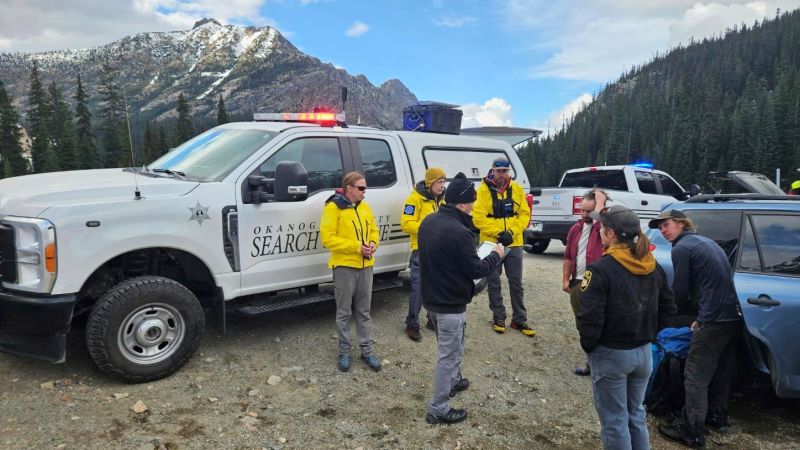 400-Foot Fall: Three Climbers Killed, One Drives To Payphone For Help 400-Foot Fall: Three Climbers Killed, One Drives To Payphone For Help