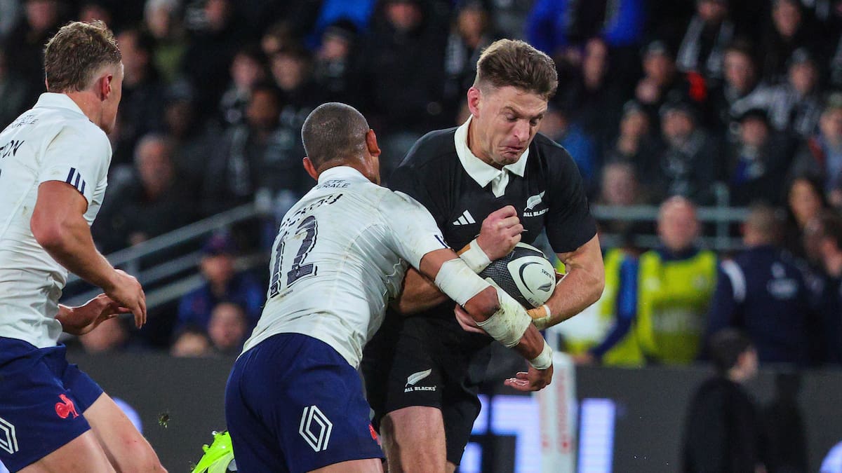 All Blacks Face Early Deficit: France Dominates Opening Stages All Blacks Face Early Deficit: France Dominates Opening Stages