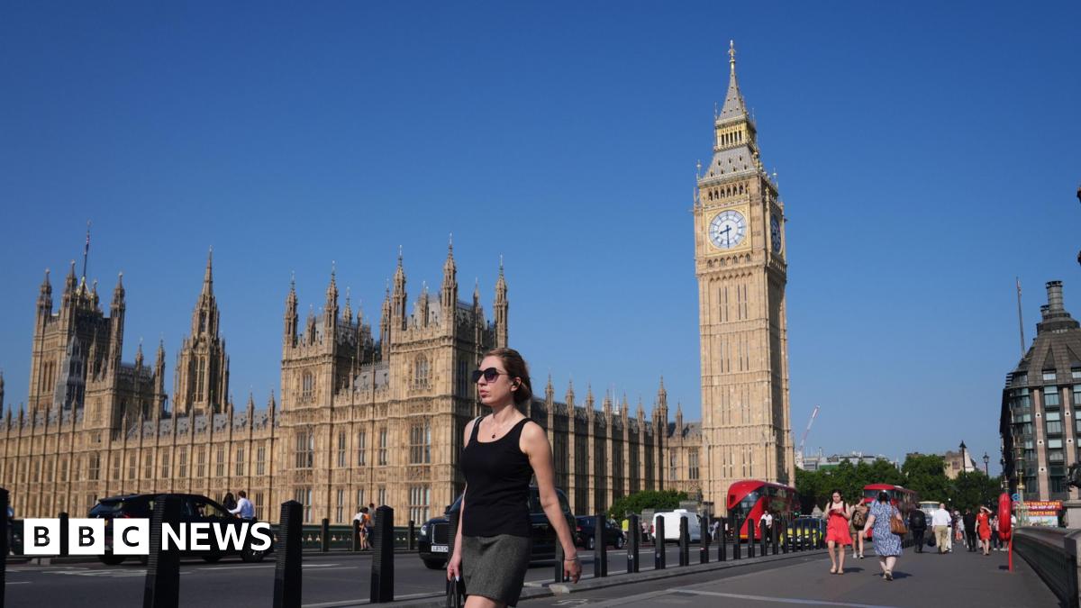 Amber Heat Warning: UK Temperatures To Soar Above 30°C Amber Heat Warning: UK Temperatures To Soar Above 30°C