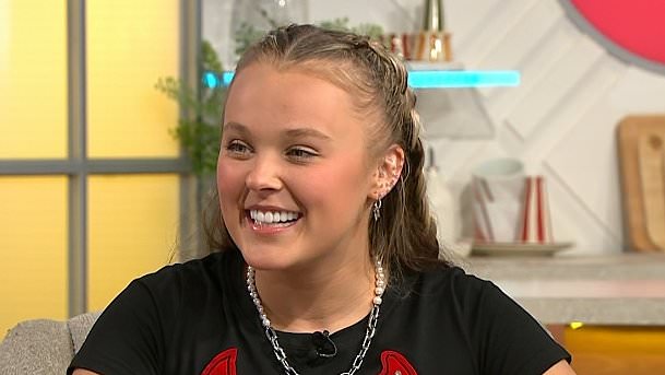 Andi Peters Reacts: Jojo Siwa Confesses All About Chris Hughes Andi Peters Reacts: Jojo Siwa Confesses All About Chris Hughes