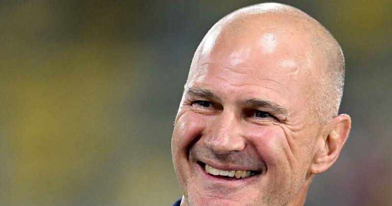 Aussie Coaches Face Off: Arthur Secures Super League Win Aussie Coaches Face Off: Arthur Secures Super League Win