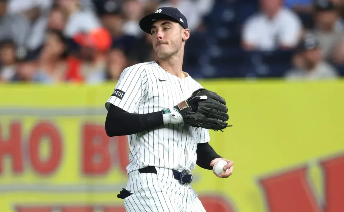 Bellinger's Key Error Highlights Deepening Concerns For Yankees Bellinger's Key Error Highlights Deepening Concerns For Yankees