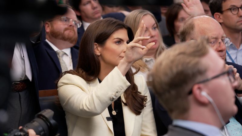 CNN's Kaitlan Collins: Inside The Trump-Putin Summit And DC National Guard Deployment