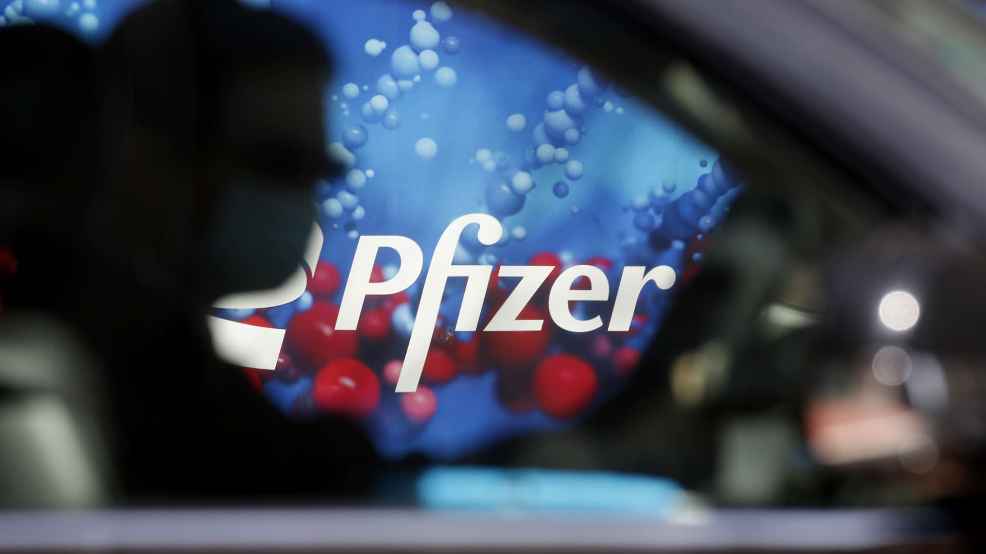 Cost-Cutting Measures And Strong Sales Propel Pfizer's Upward 2025 Profit Revision Cost-Cutting Measures And Strong Sales Propel Pfizer's Upward 2025 Profit Revision