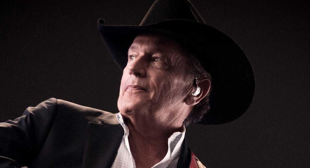 Country Legend George Strait Overcome With Grief During Poignant Eulogy Country Legend George Strait Overcome With Grief During Poignant Eulogy