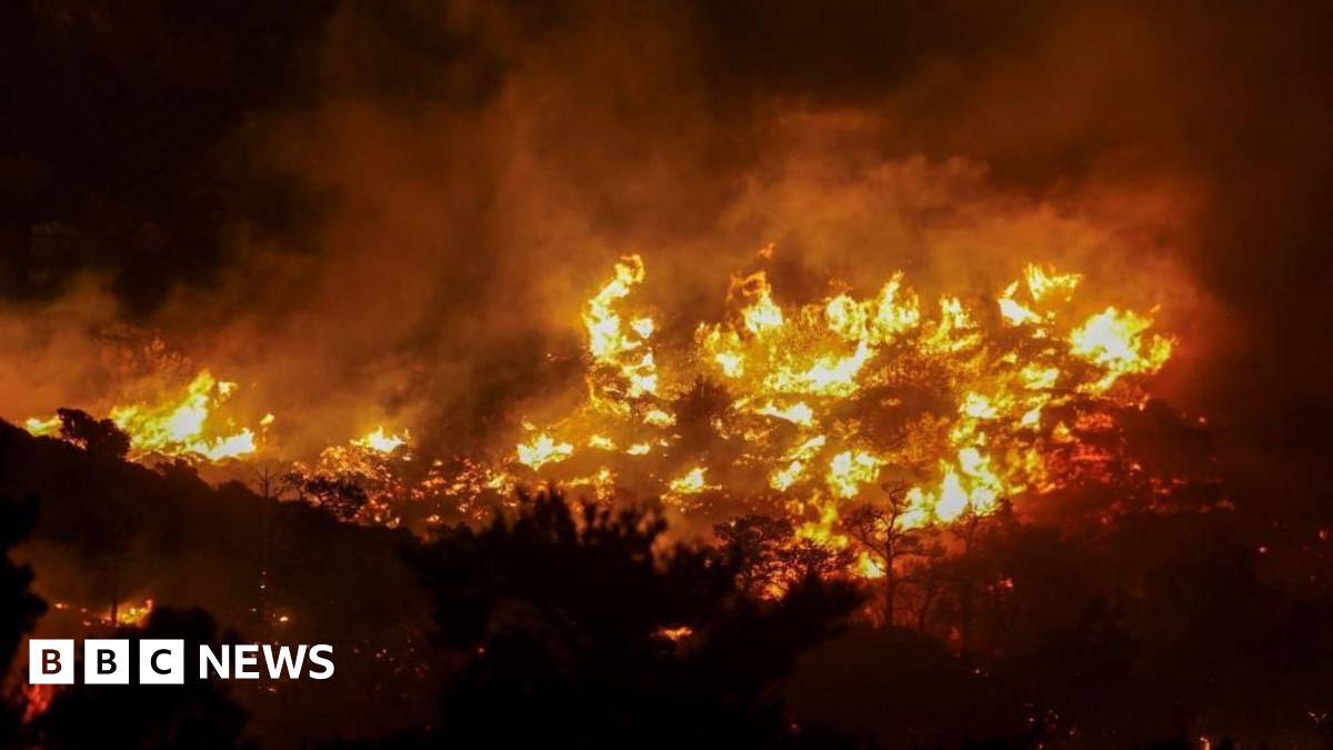 Crete Wildfires Force Mass Evacuations Near Ierapetra Crete Wildfires Force Mass Evacuations Near Ierapetra