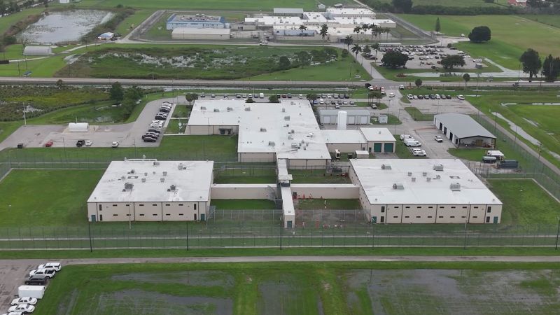 Despite Criticisms, ICE Extends Detention Center Contract Despite Criticisms, ICE Extends Detention Center Contract