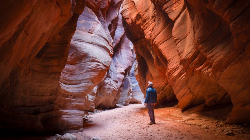 Discover Hidden Gems: Hiking Southern Utah's Unique Slot Canyons Discover Hidden Gems: Hiking Southern Utah's Unique Slot Canyons