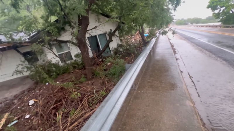 Dramatic Video: Texas Home Floats Down River During Intense Flooding Dramatic Video: Texas Home Floats Down River During Intense Flooding