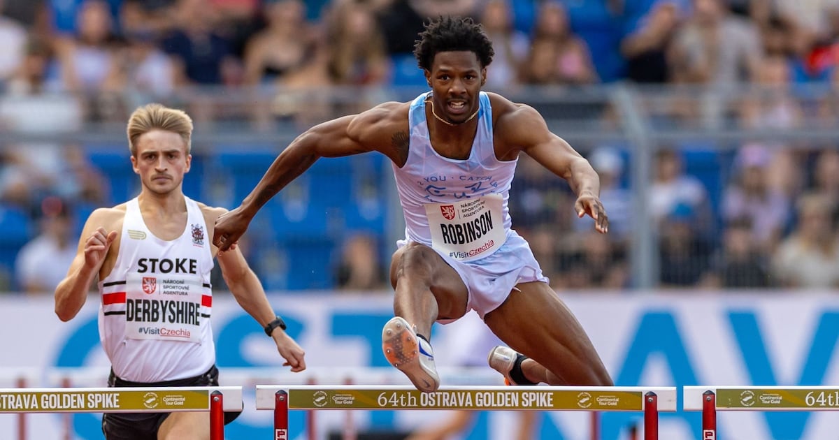 Elite Runner's Wardrobe Malfunction: A Mid-Race Disaster Elite Runner's Wardrobe Malfunction: A Mid-Race Disaster