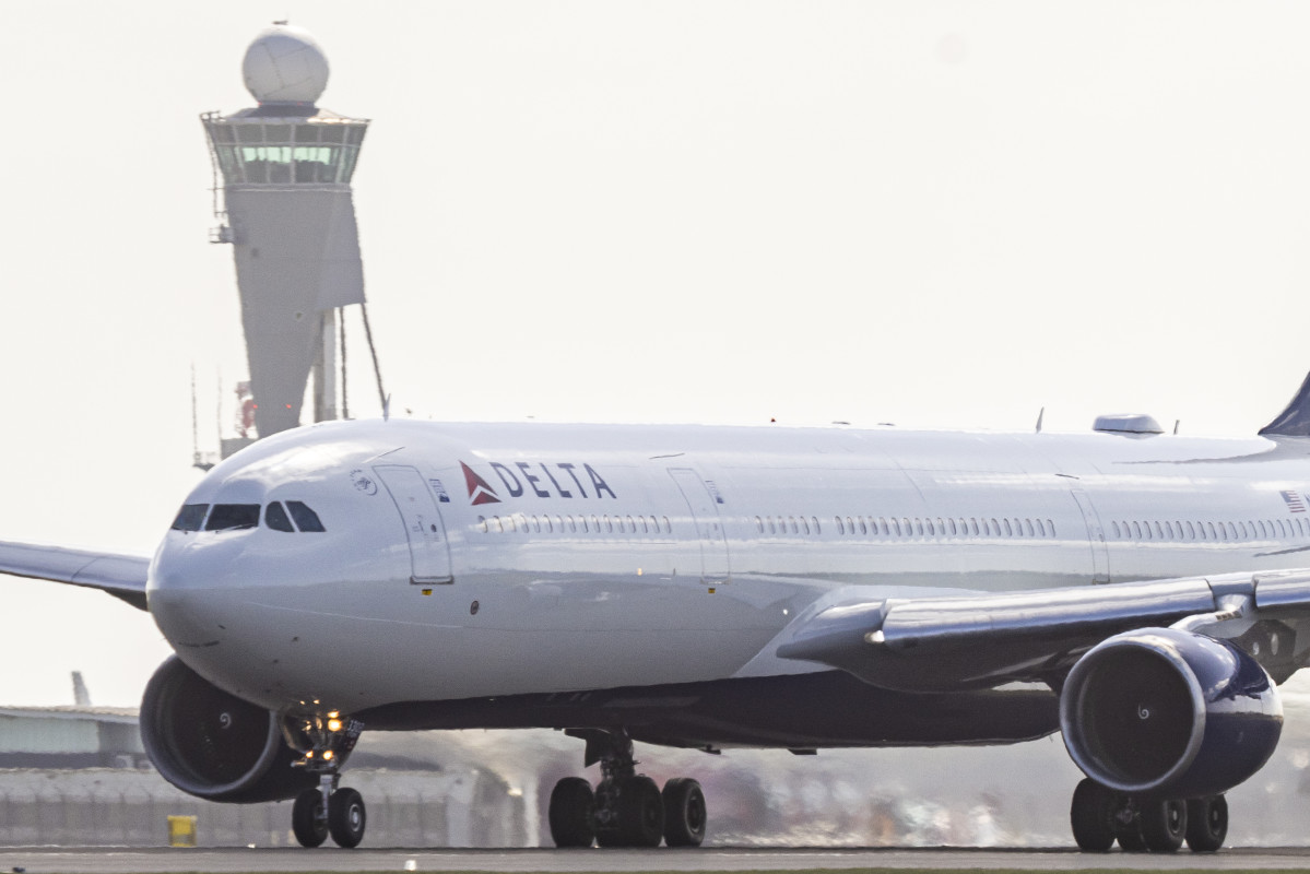 Emergency Landing: Delta Flight Diverted Due To Cabin Pressurization Issue Emergency Landing: Delta Flight Diverted Due To Cabin Pressurization Issue