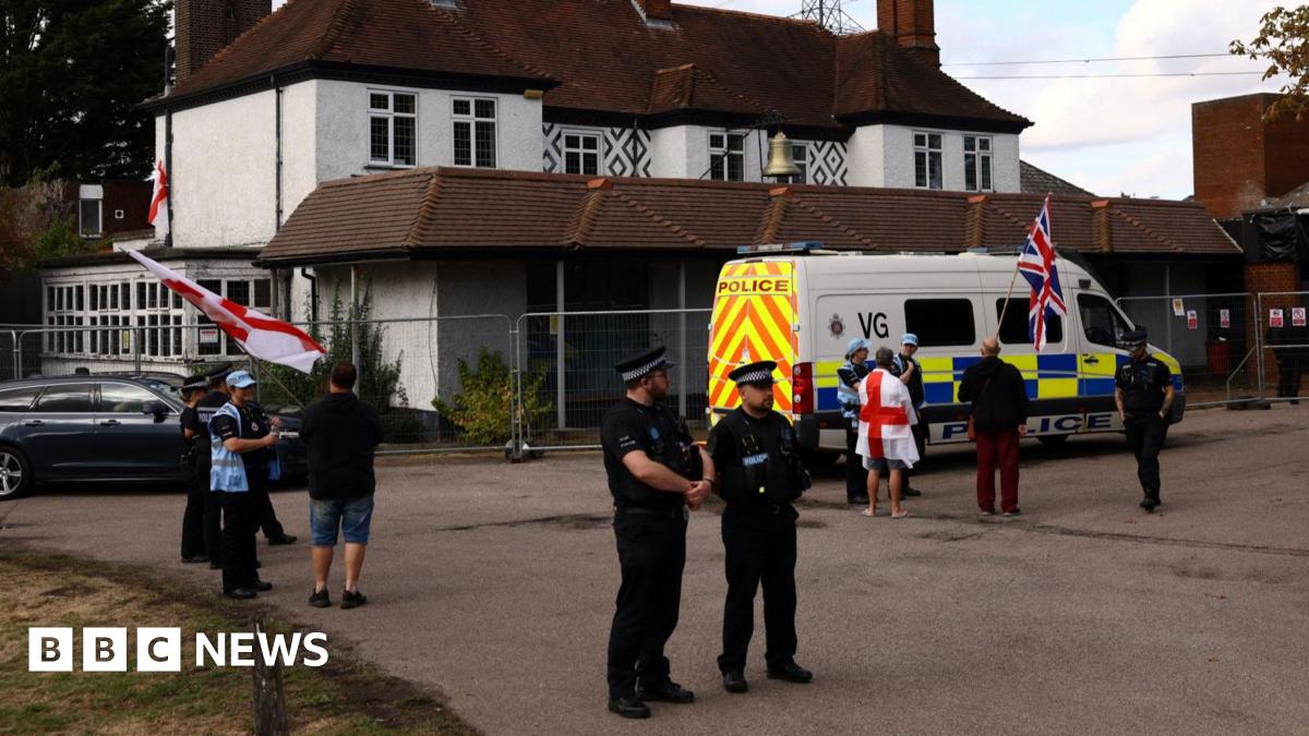 Epping Protest Leads To Three Arrests By Police Epping Protest Leads To Three Arrests By Police