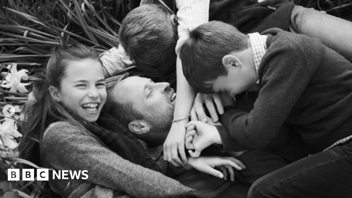 Glimpse Into Family Life: Royals Release Charming New Images Of Prince William With His Children Glimpse Into Family Life: Royals Release Charming New Images Of Prince William With His Children