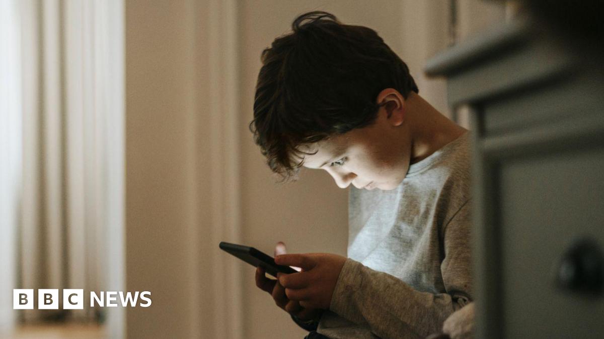 Government Explores Social Media Time Limits For Children Government Explores Social Media Time Limits For Children