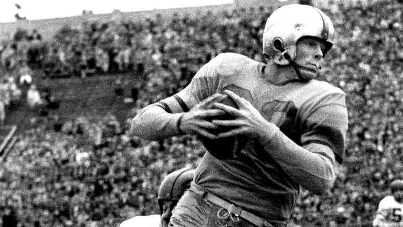 Green Bay Packers Legend And NFLPA Pioneer Billy Howton Passes Away At 95 Green Bay Packers Legend And NFLPA Pioneer Billy Howton Passes Away At 95