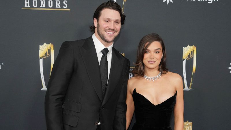 Hailee Steinfeld And Josh Allen: Wedding Speculation And Facts Hailee Steinfeld And Josh Allen: Wedding Speculation And Facts