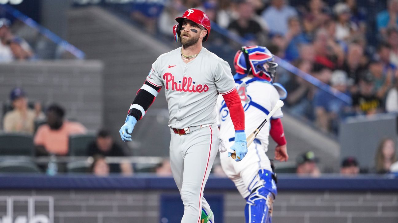 Harper's Return Powers Phillies To Victory Over Padres