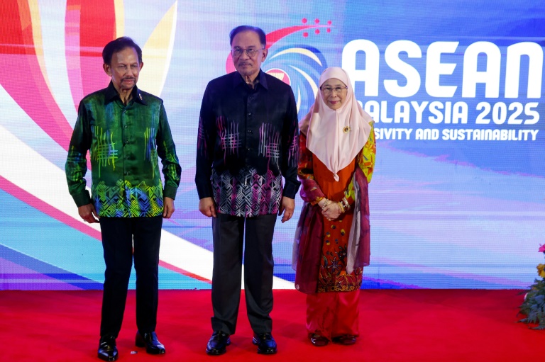 Health Update: Brunei's Sultan Undergoes Treatment For Fatigue In KL Health Update: Brunei's Sultan Undergoes Treatment For Fatigue In KL