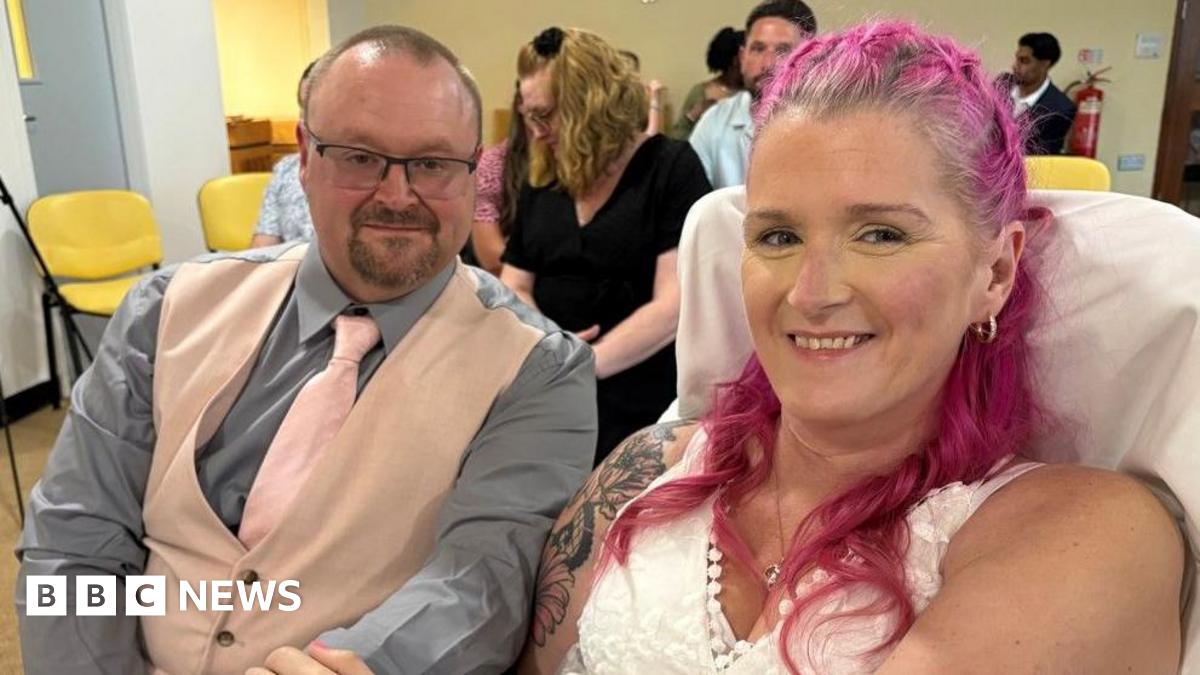 Hen Party Tragedy Turns To Triumph: Couple's Hospital Wedding Hen Party Tragedy Turns To Triumph: Couple's Hospital Wedding