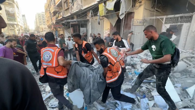 Humanitarian Crisis Deepens: Gaza City Families Desperate To Escape Attacks Humanitarian Crisis Deepens: Gaza City Families Desperate To Escape Attacks