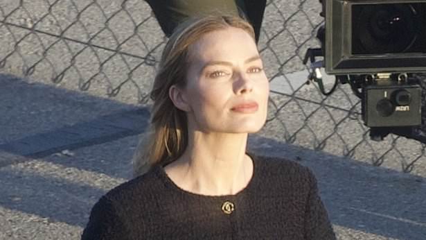 Margot Robbie's Postpartum Body: Red Bikini Photos In Malibu Margot Robbie's Postpartum Body: Red Bikini Photos In Malibu