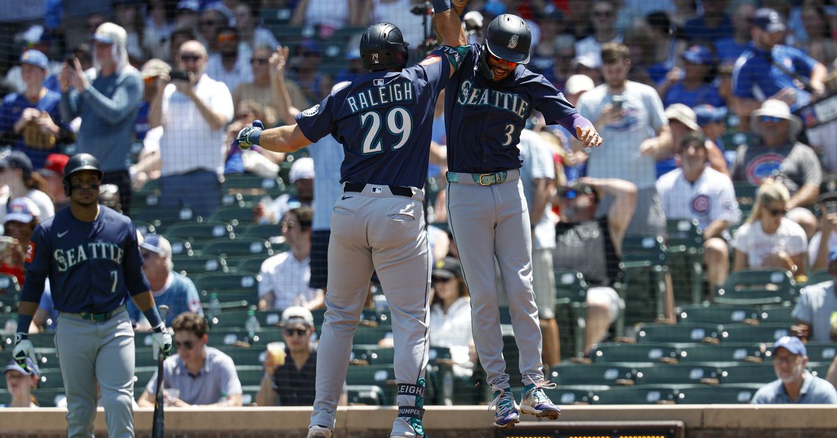 Mariners' Offensive Explosion Fuels 14-6 Victory Over Cubs Mariners' Offensive Explosion Fuels 14-6 Victory Over Cubs