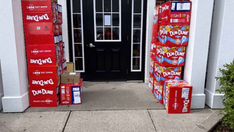 Mom's Phone, Son's Shopping Spree: $4,200 In Lollipops Ordered By Accident Mom's Phone, Son's Shopping Spree: $4,200 In Lollipops Ordered By Accident