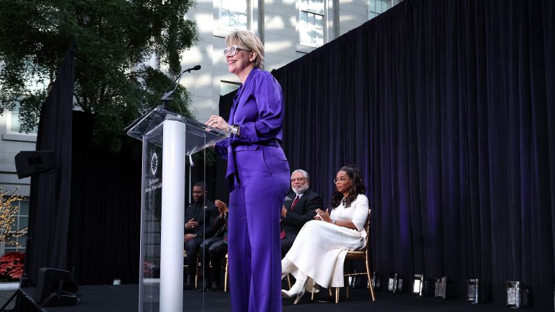 National Portrait Gallery: Director Resignation Follows Trump's Call For Removal National Portrait Gallery: Director Resignation Follows Trump's Call For Removal
