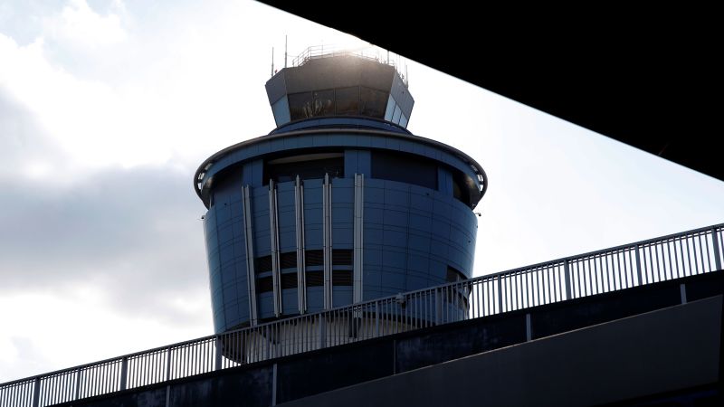 Near Collision At LaGuardia Prompts Joint FAA And NTSB Inquiry Near Collision At LaGuardia Prompts Joint FAA And NTSB Inquiry