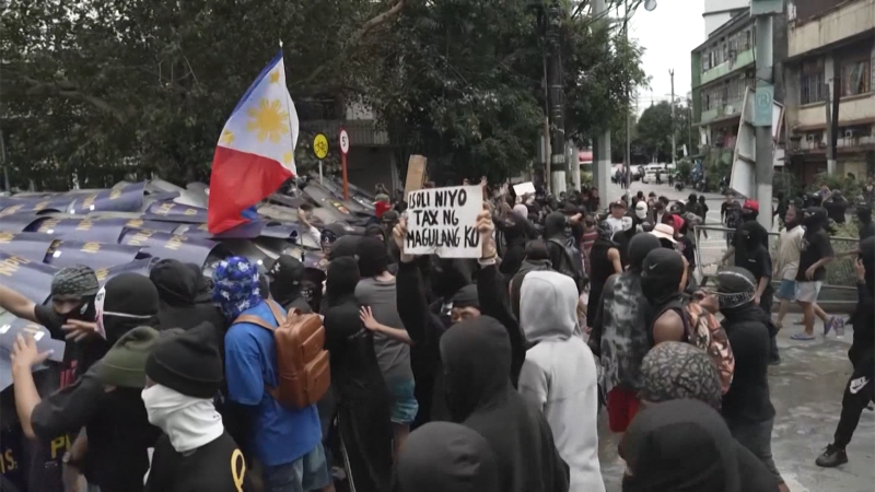 Protests And Police Brutality: The Philippines' Anti-Corruption Movement Faces Crackdown