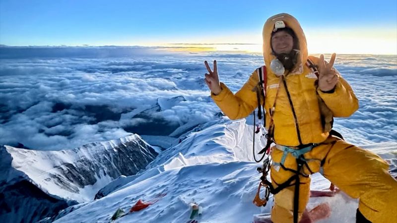 Record-Breaking Everest Climb Raises Concerns Over Anesthetic Gas Use Record-Breaking Everest Climb Raises Concerns Over Anesthetic Gas Use