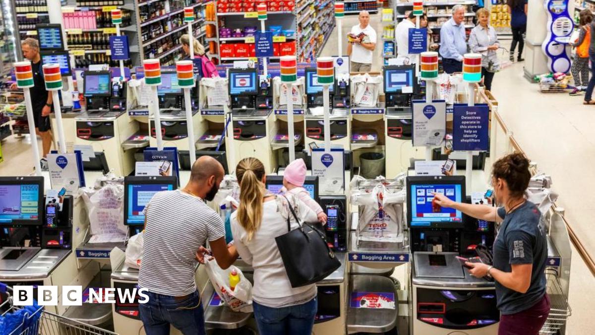 Tesco Self-Checkout Cameras: Shoppers React To 'VAR' System Tesco Self-Checkout Cameras: Shoppers React To 'VAR' System
