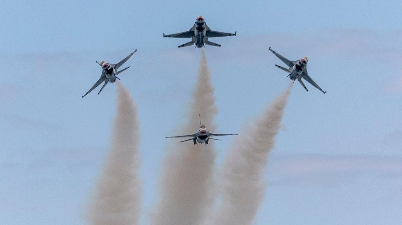 Thunderbirds' Precision Flying On Display At Jones Beach Rehearsal Thunderbirds' Precision Flying On Display At Jones Beach Rehearsal