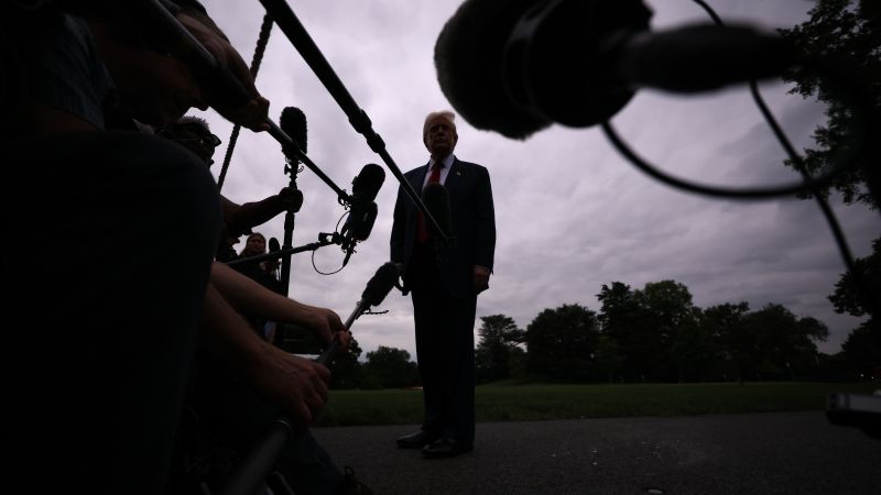 Trump Plots Autumn Power Grab As Democrats Struggle For Focus