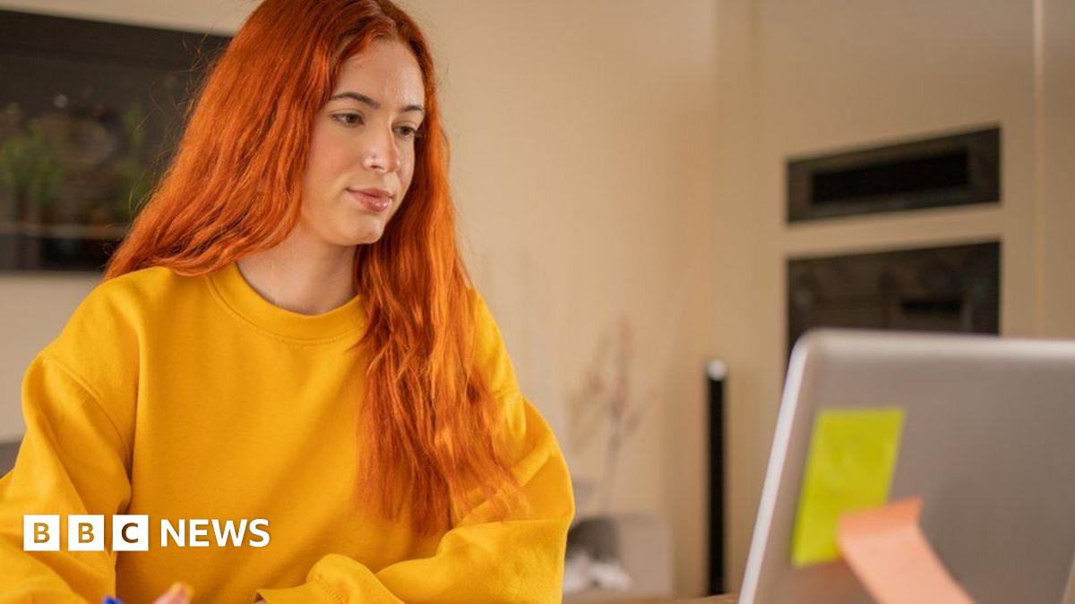 UK University Costs: Weighing Tuition Fees Against Future Earnings