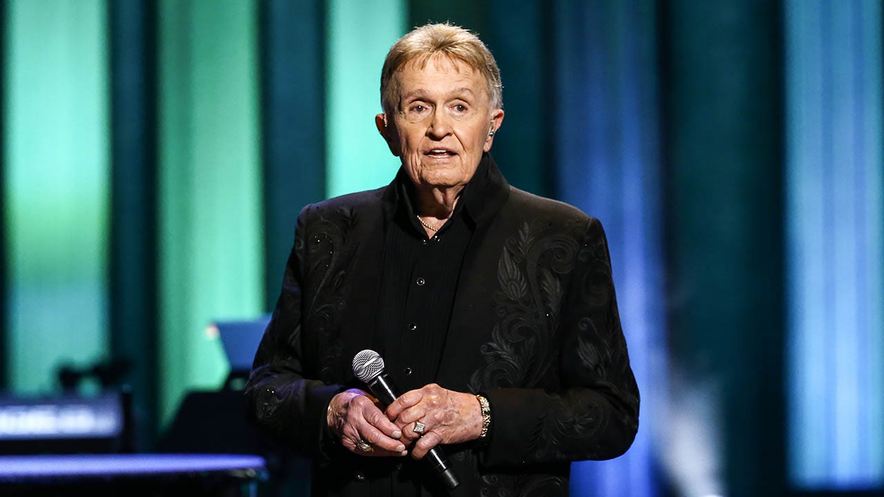 Update: Bill Anderson's Unexpected Health Issue Leads To Opry Cancellation