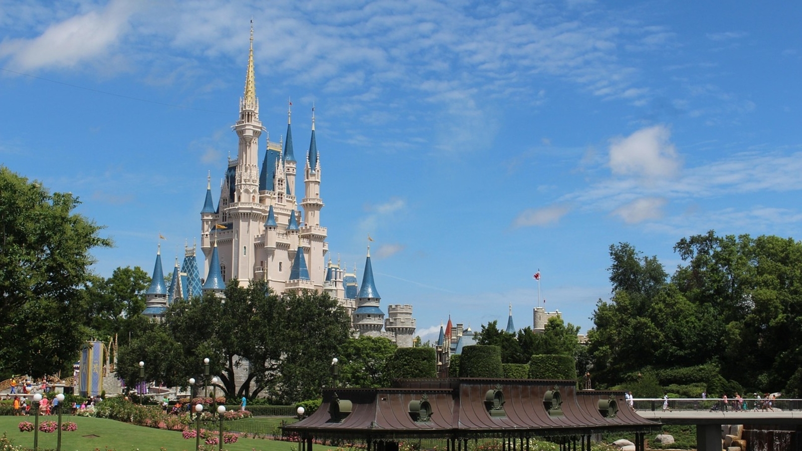 Urgent: Possible Fire Near Epcot; Disney World Responds To Smoke Reports Urgent: Possible Fire Near Epcot; Disney World Responds To Smoke Reports