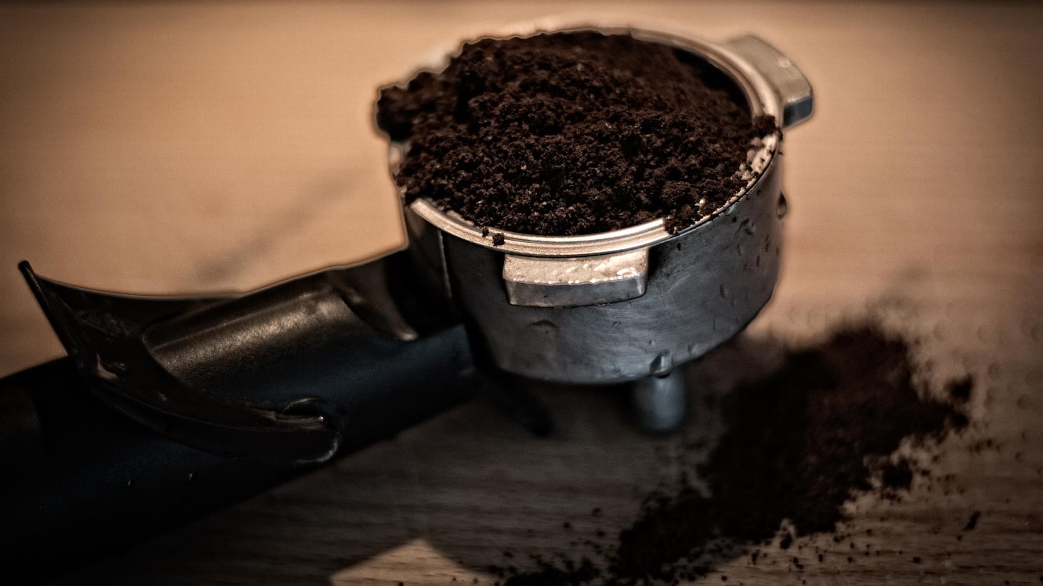 Using Coffee Grounds As Lawn Fertilizer: A Comprehensive Guide Using Coffee Grounds As Lawn Fertilizer: A Comprehensive Guide