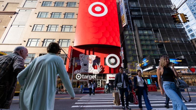 Walmart's E-commerce Dominance: How Target Fell Behind In The Online Retail War Walmart's E-commerce Dominance: How Target Fell Behind In The Online Retail War