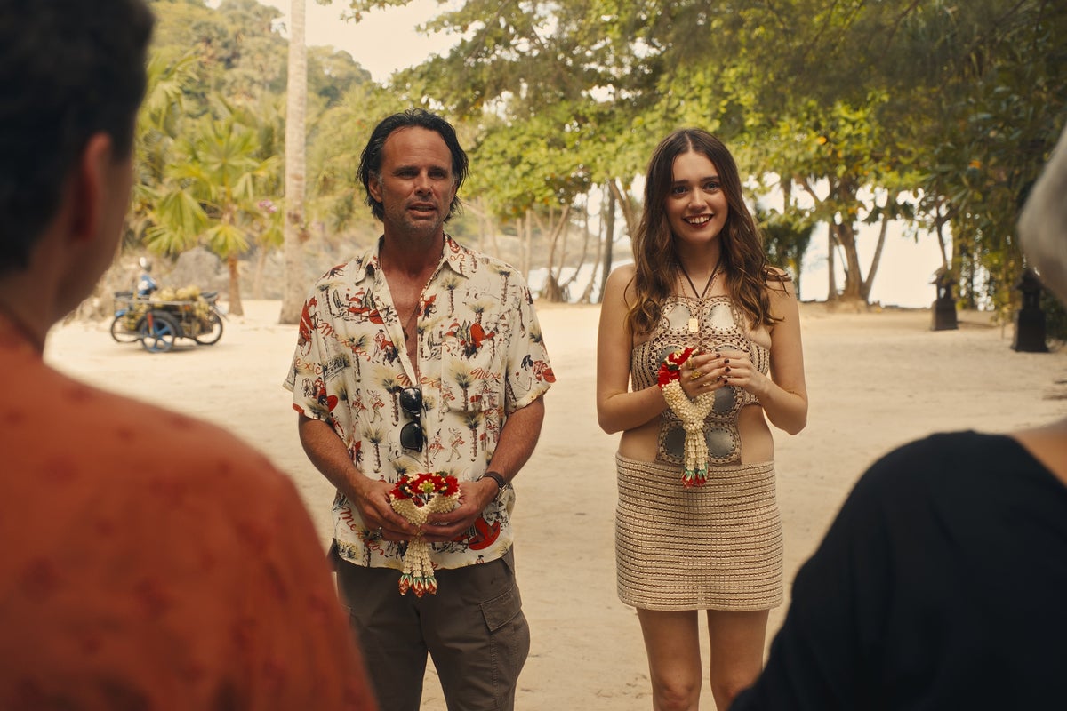 Walton Goggins Explains Instagram Unfollow Of Aimee Lou Wood Walton Goggins Explains Instagram Unfollow Of Aimee Lou Wood