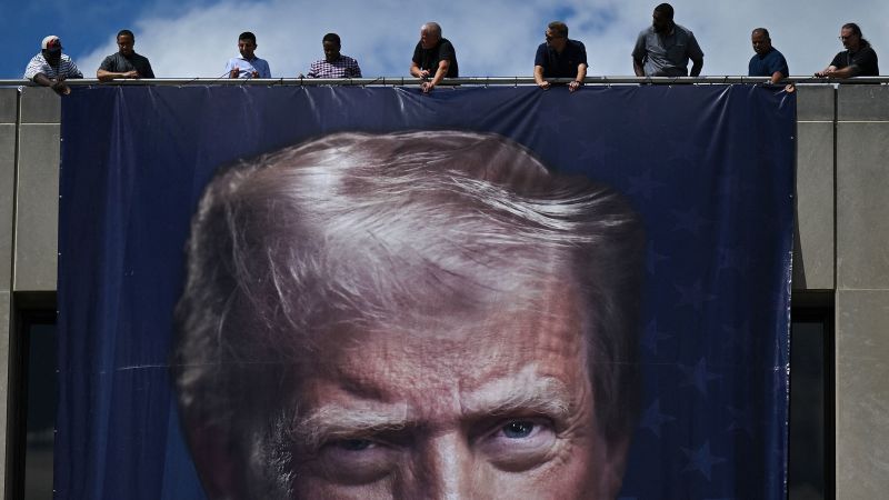Washington D.C. Federal Buildings Display Large Trump Banners: Political Firestorm Ensues Washington D.C. Federal Buildings Display Large Trump Banners: Political Firestorm Ensues